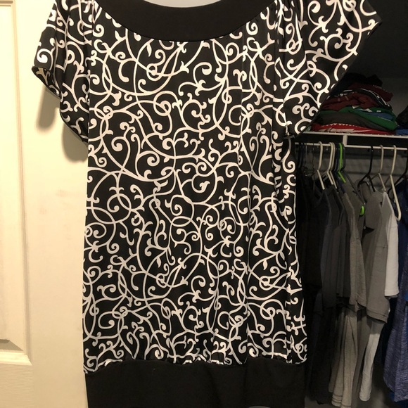 Cute blouse  from Maurice’s - Picture 3 of 3